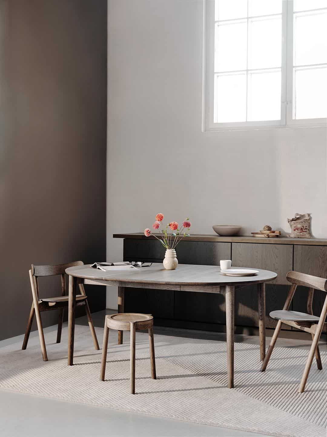 Дизайнерский обеденный круглый стол Northern Expand 120 в скандинавском интерьере