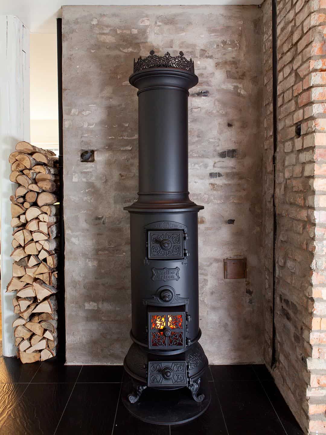 Стильный дровяной камин Victoria 240 Westbo в стильном интерьере