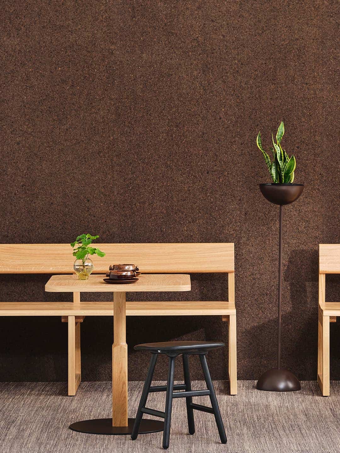 Премиальный кофейный стол Karl Andersson Woodwork в скандинавском интерьере