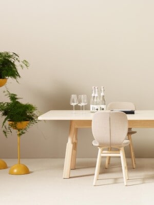 Стильный стол Karl Andersson Woodwork в светлом интерьере