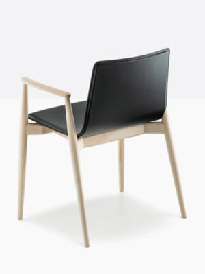 Дорогое кресло Malmo 397 в скандинавском дизайне